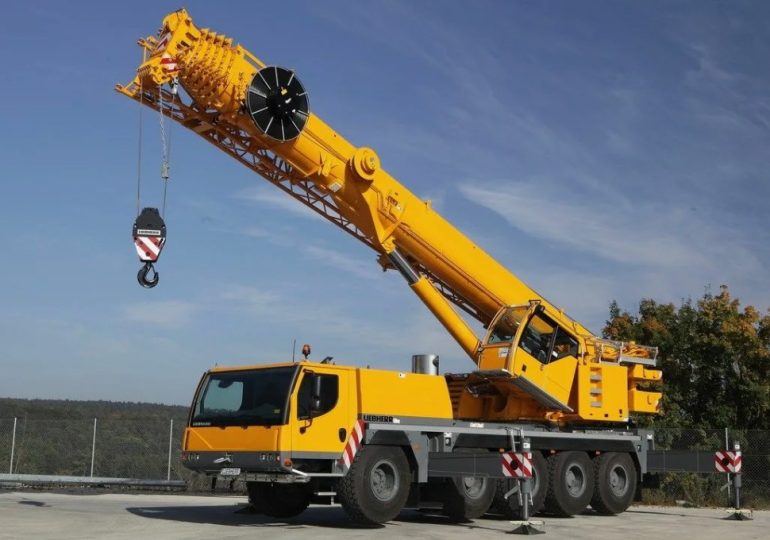 Аренда автокрана: пять ситуаций, когда без спецтехники не обойтись