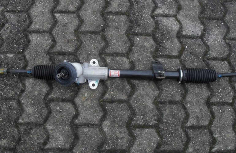 Уверенность в каждом повороте: когда пора купить рулевую рейку на Киа Рио