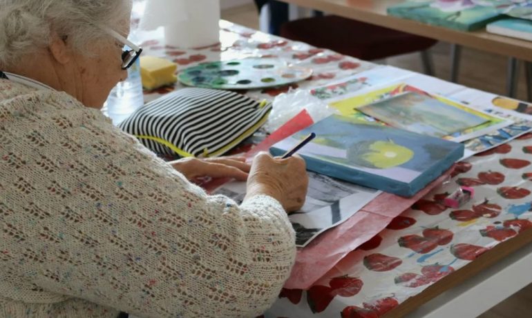 Необычные хобби для пенсионеров: чем занять свободное время на пенсии