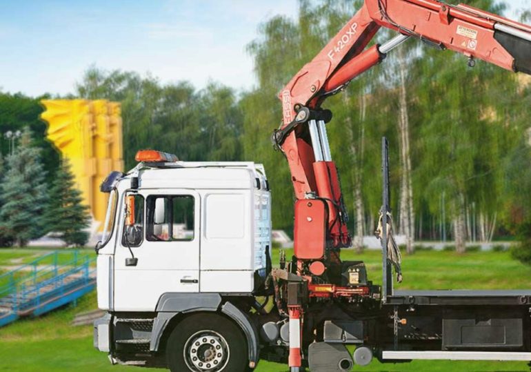 Сколько стоит аренда манипулятора сегодня и от чего зависит цена