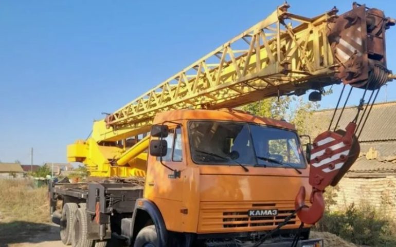 Услуги автокрана 160 тонн в Саратове: как выбрать подходящую компанию