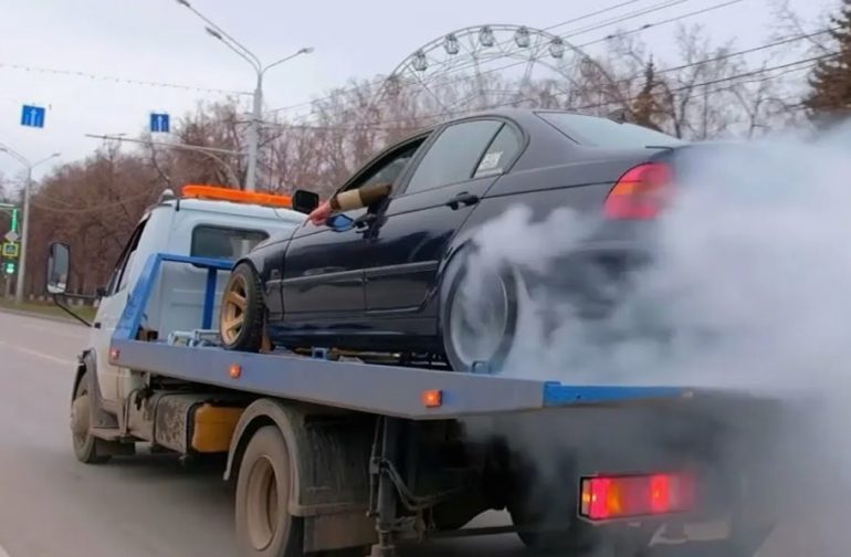 Эвакуатор по городу: когда машина подводит в самый неожиданный момент